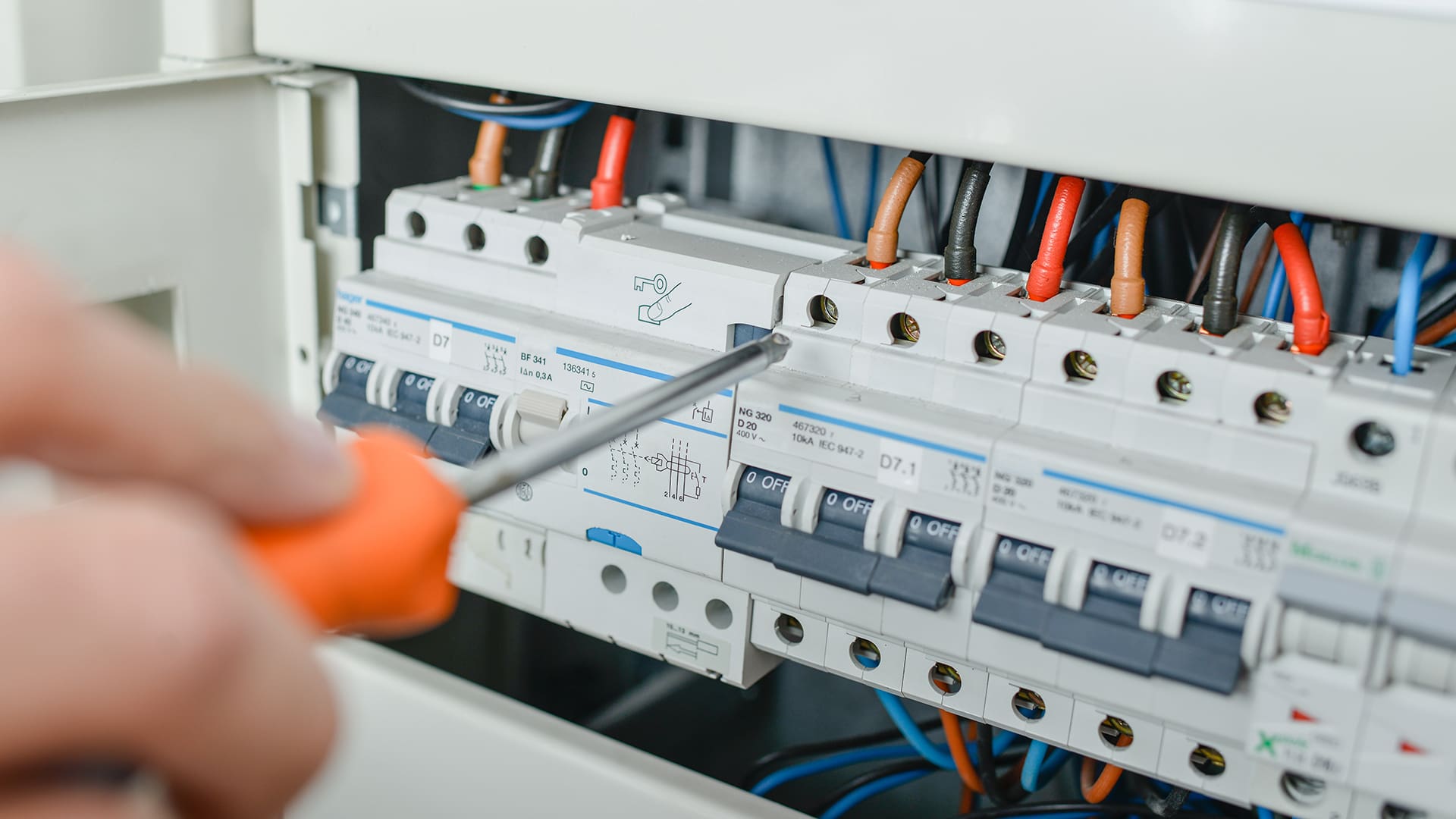 How much do electricians charge?